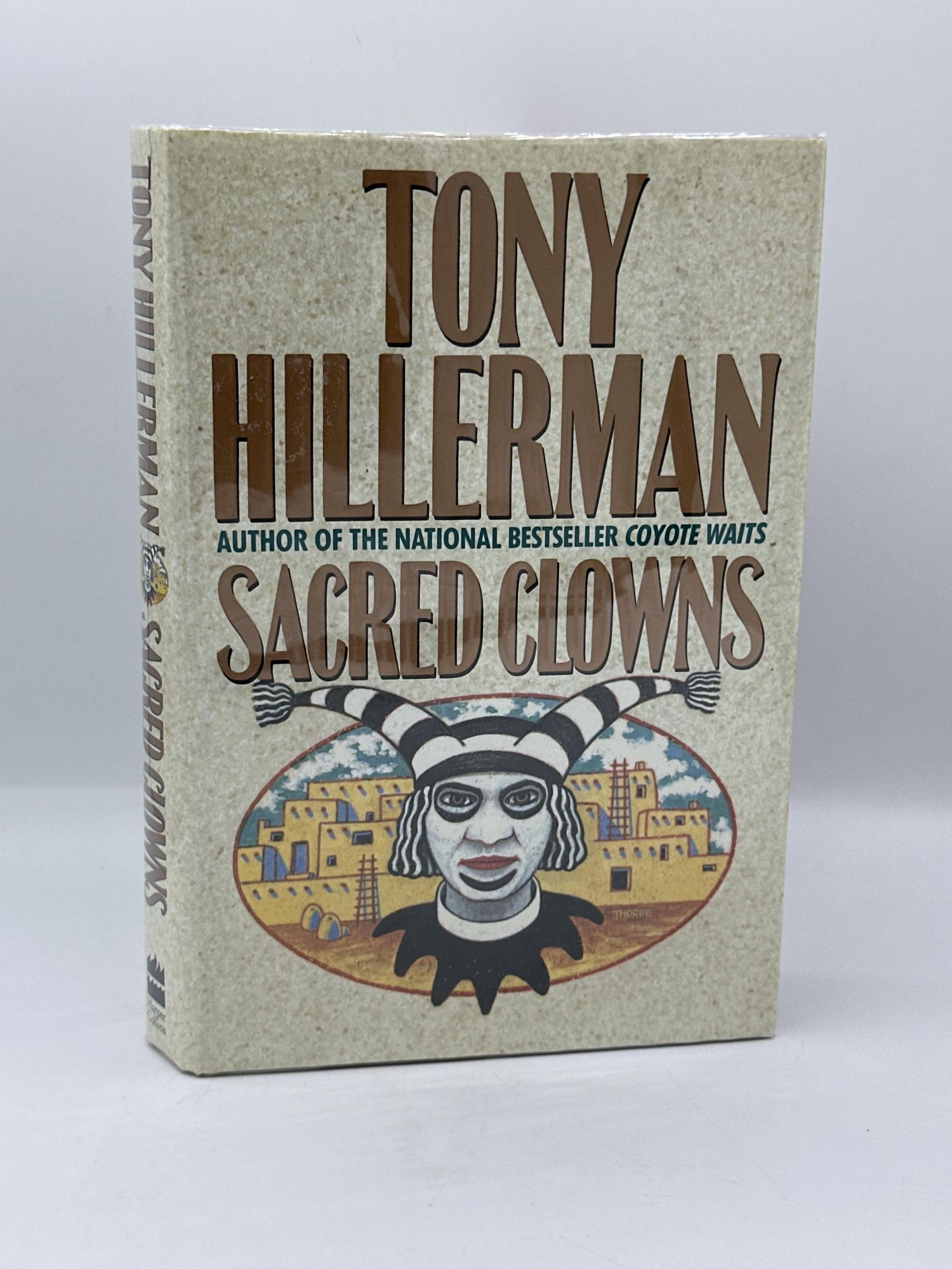 Sacred Clowns. Tony Hillerman.